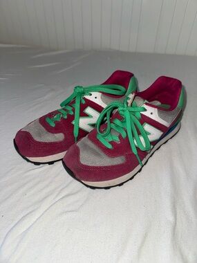 New Balance 574 Classic Women’s Sneakers